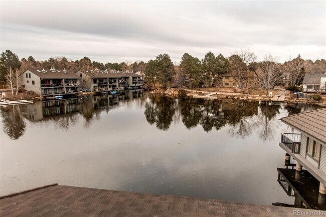 Upstairs Loft Lake View - 9866 E Maplewood Cir