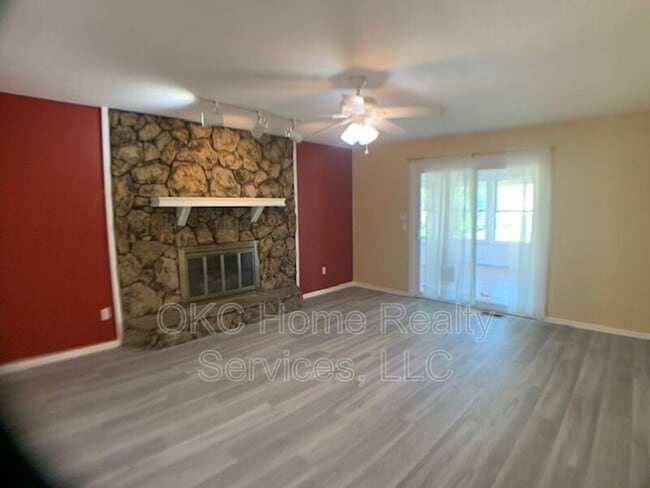 Photo - 2808 N Ditmer Rd