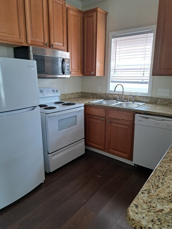 Photo - 2525 Esplanade St