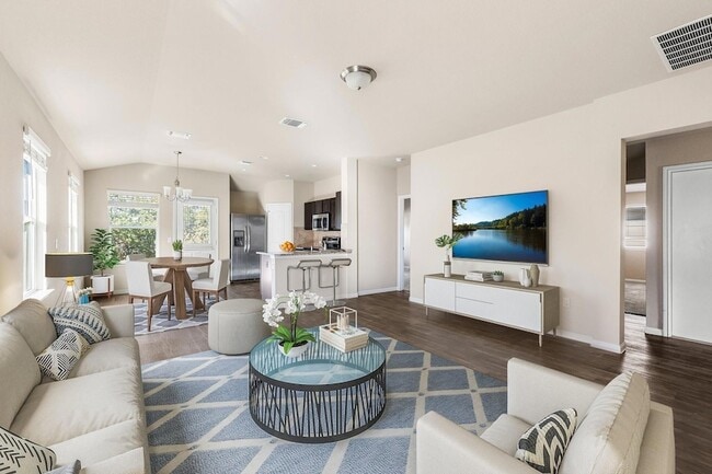 Photo - 910 Comal Run