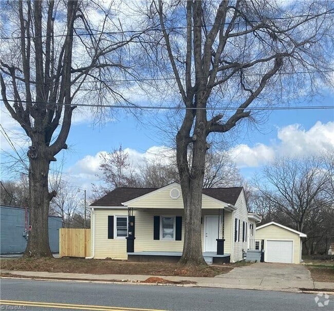 Building Photo - 1207 Barnes St Rental