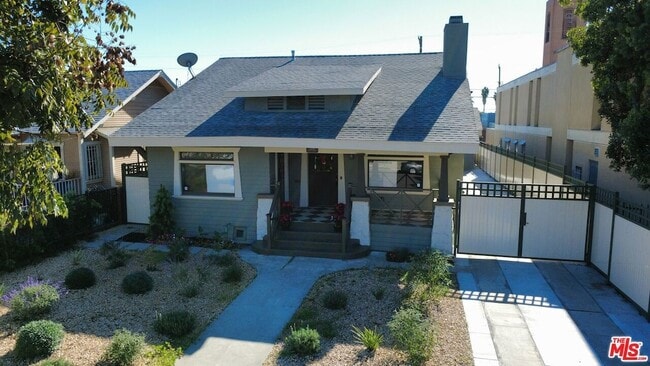 Photo - 2180 W 31st St
