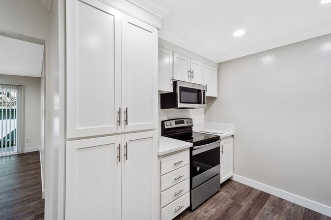 Photo - La Palma Woods Apartments