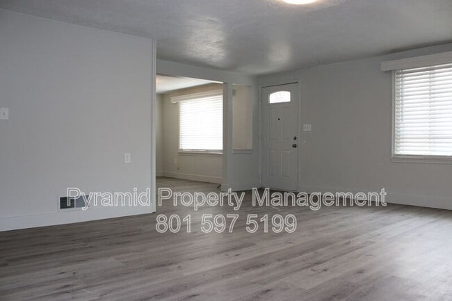 Photo - 760-762 N 100 W