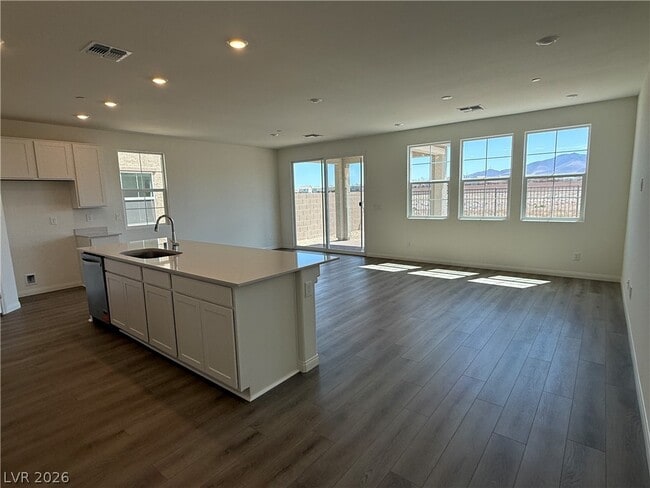 Photo - 2766 Tricase St