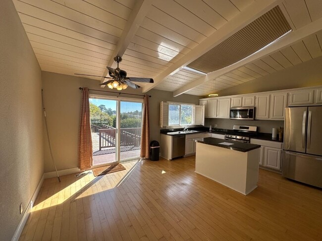 Photo - 2350 Rosewood Dr