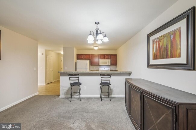 Building Photo - 102 Hunter's Way