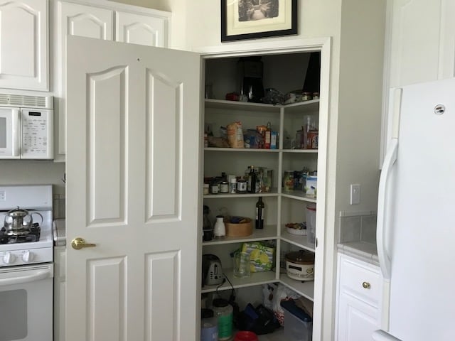 Photo - 344 Gladstone Dr