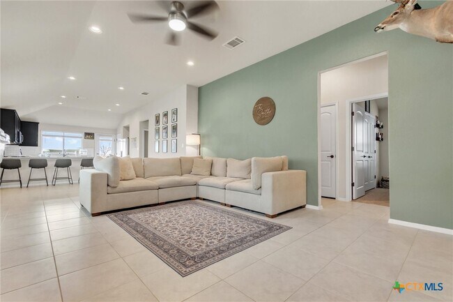 Photo - 460 Delta Crst