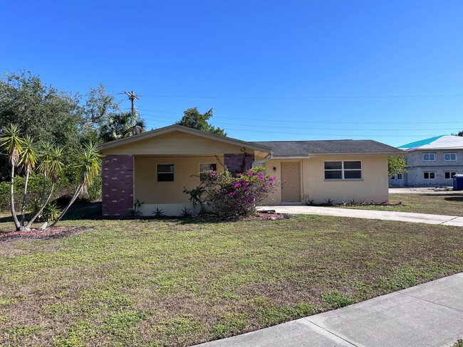 Charming 3-Bed, 2 Bath Home in Waterway Es... - Charming 3-Bed, 2 Bath Home in Waterway Es...