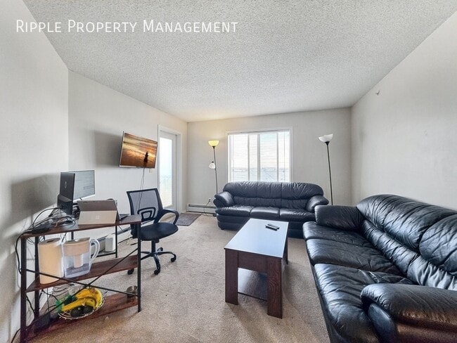 Photo - SPACIOUS 3 BEDS, 2 BATHS CONDO | PRIME SADDLE RIDGE LOCATION Unit 413