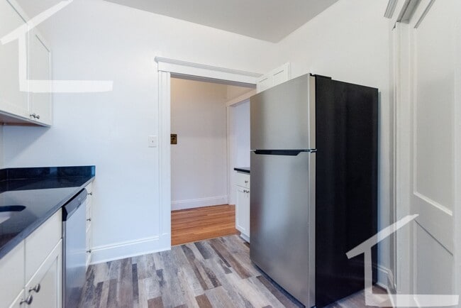 Photo - AWESOME 2 bed in Allston.... Don't miss out!!