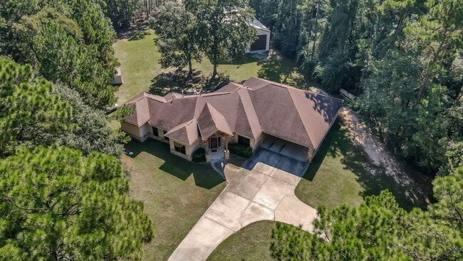 Building Photo - 40102 Country Forest Dr Rental