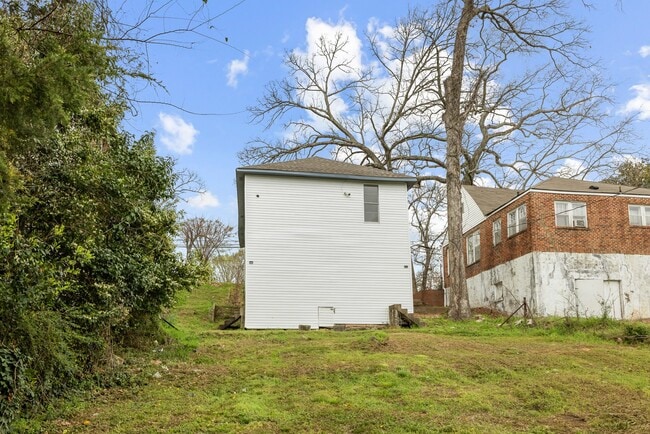 Photo - 1563 Martin Ave