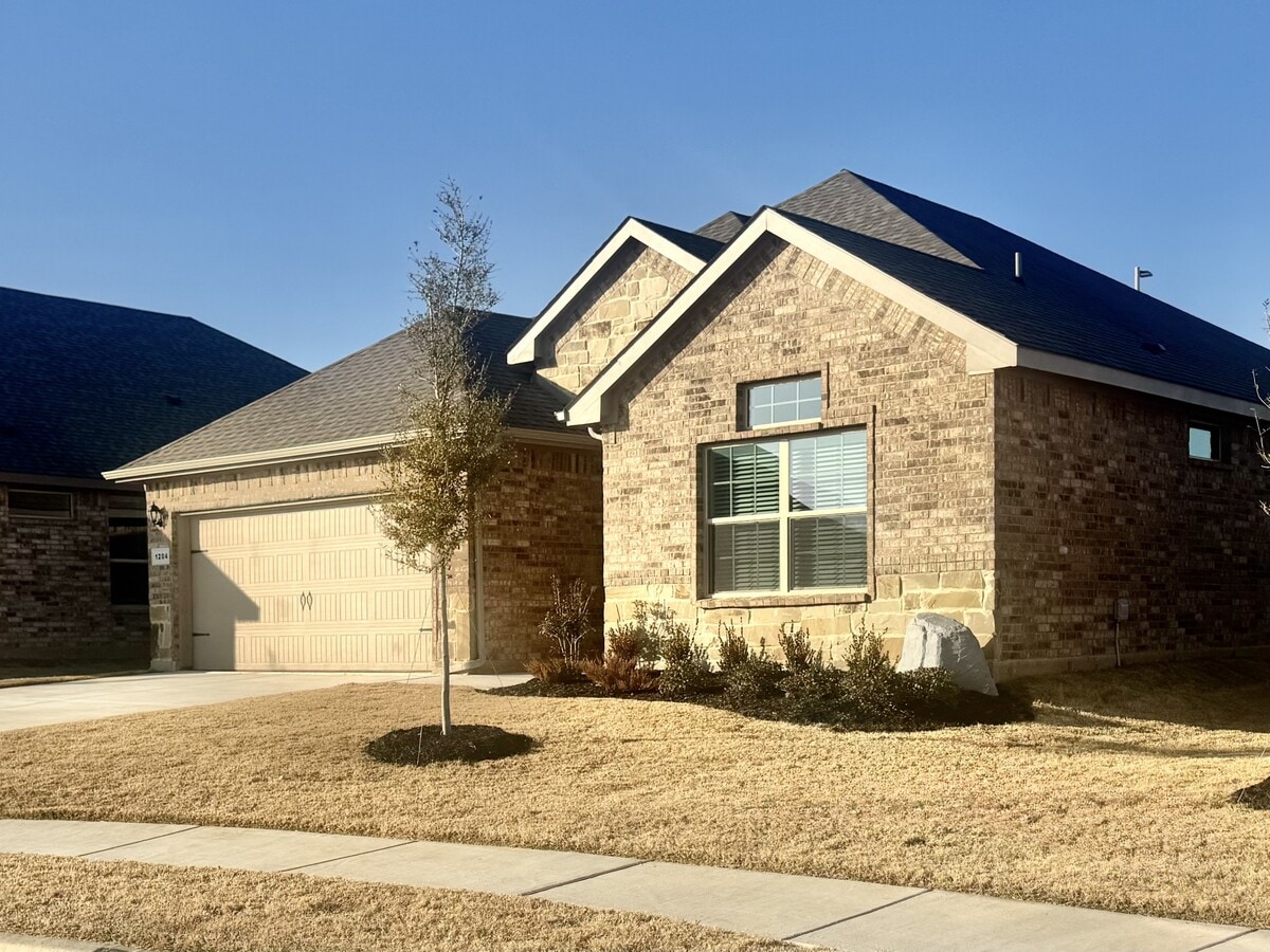 Photo - 1204 Marsha Ln