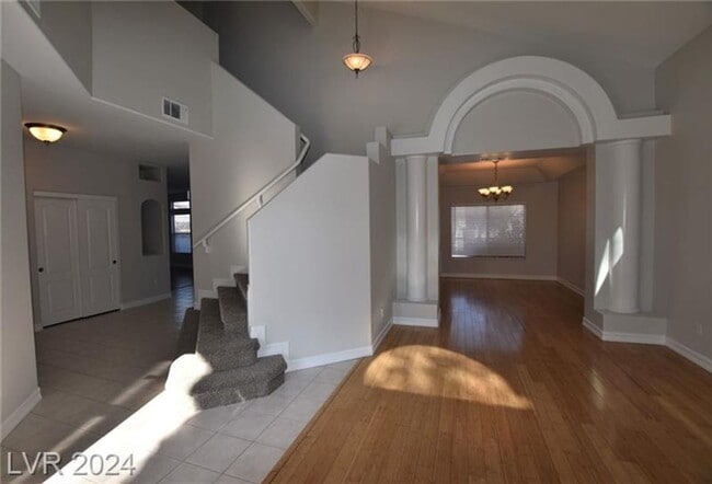 Photo - 2111 Fountain Springs Dr