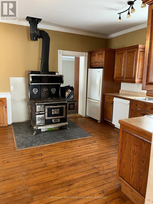 Photo - 205328 Dufferin Rd 109