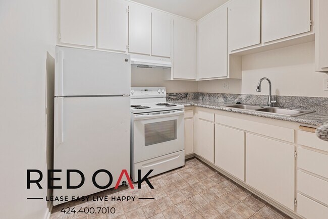 Photo - ~2 Weeks FREE~ Spacious Studio with Includ... Unit 5