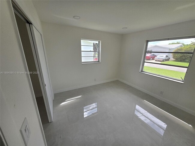 Photo - 600 SW 8th Pl