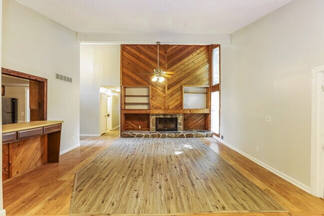 Photo - 6651 Windwood Cir