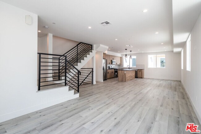 Photo - 4295 1/2 Tujunga Ave