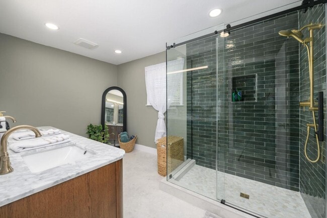 Photo - Nice spacious home near Citrus Heights