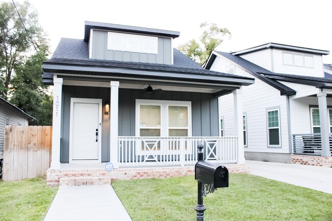 New Construction Home Near Downtown Pensacola - New Construction Home Near Downtown Pensacola