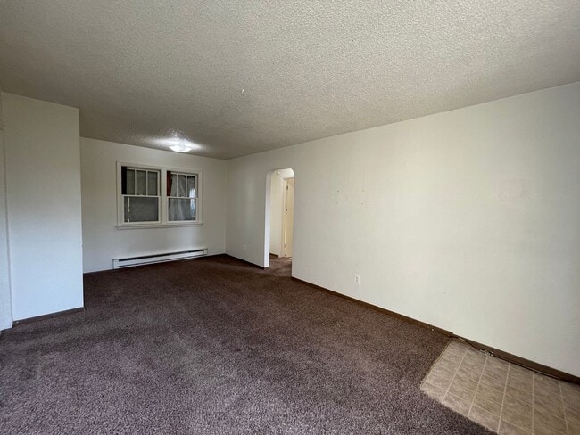 Building Photo - Cozy three bedroom home