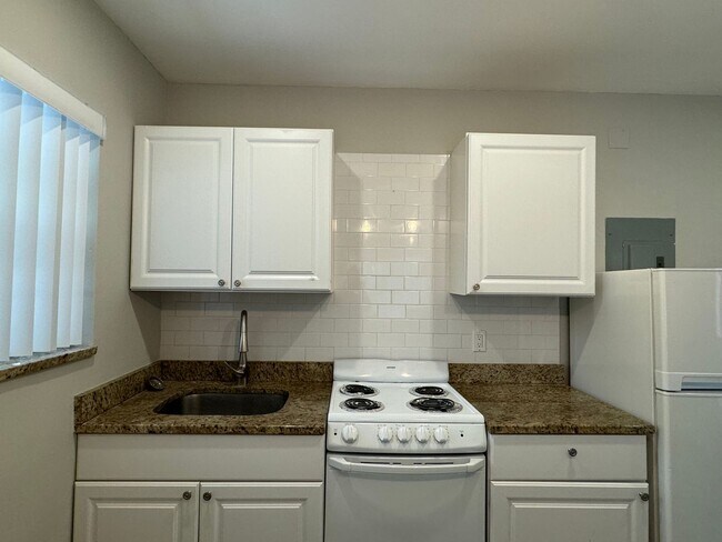 Photo - 716 SE 14th Ct Unit 4