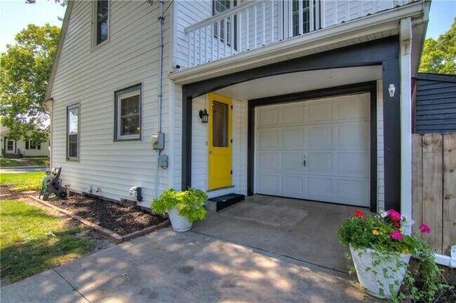 Photo - 1828 Emery St