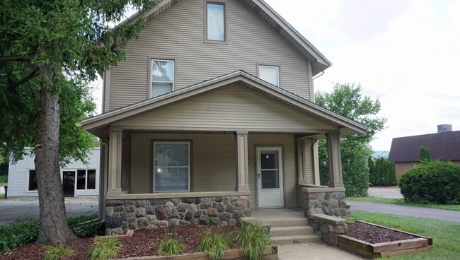 Building Photo - 2011 S State St Rental