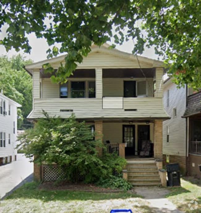 Building Photo - 1911 Spring Rd Unit 1913 Spring Rd UP Rental