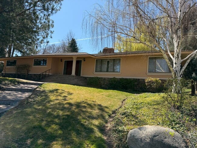 Photo - Beautiful home in Southwest Reno's Lake Ridge Shores East!