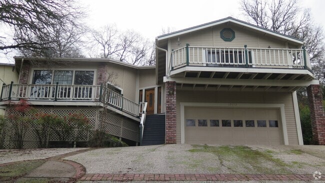 Building Photo - 17653 Chaparral Dr Rental