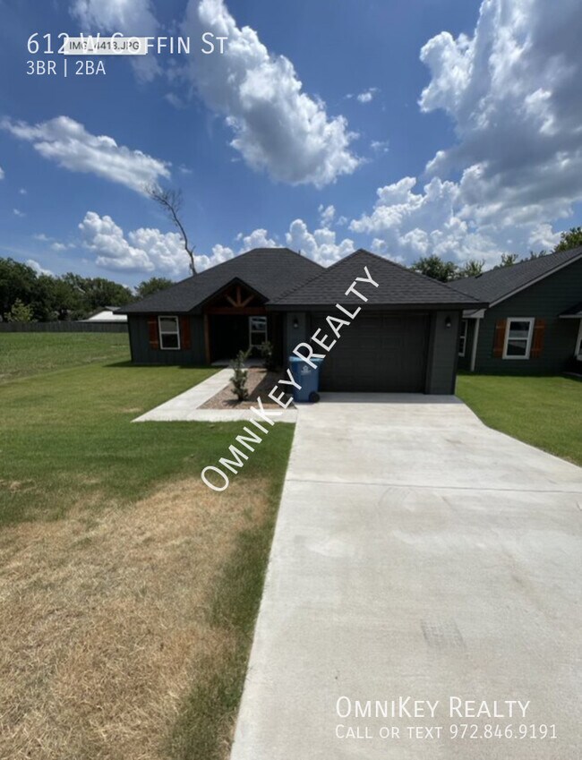 Photo - 612-622 W Coffin St