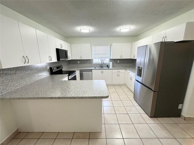 Photo - 9540 SW 36th St Unit 2