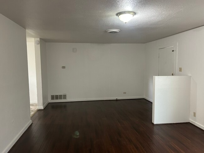 Photo - 1525 Harley Dr