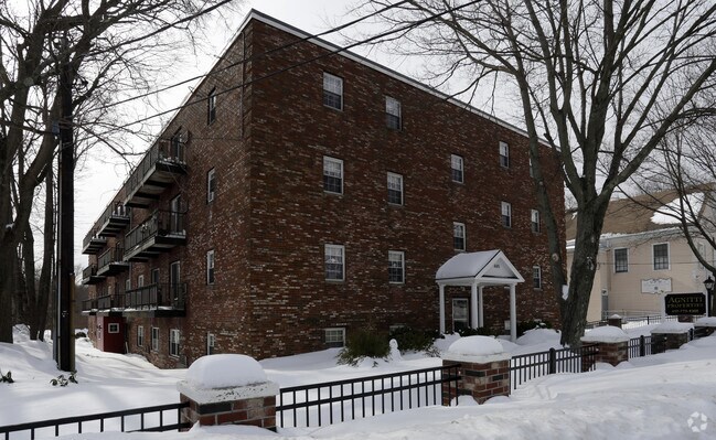 Photo - 605 Broad St