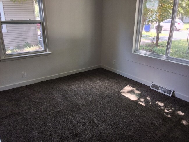 Photo - 934 SE Pinecrest Dr