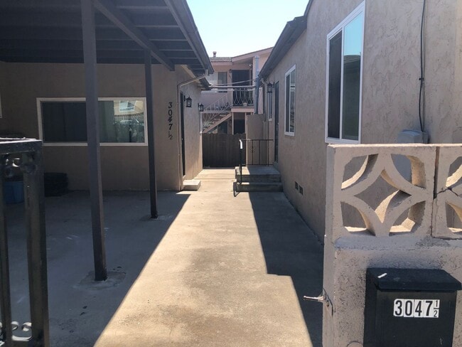 Photo - 3047.5 Macaulay St