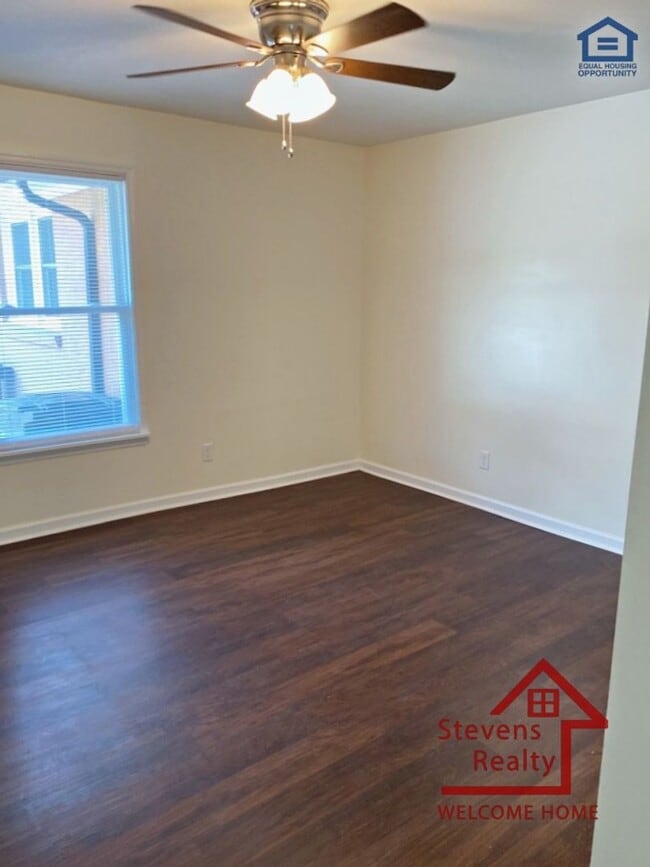 Photo - 415 Pinecrest St