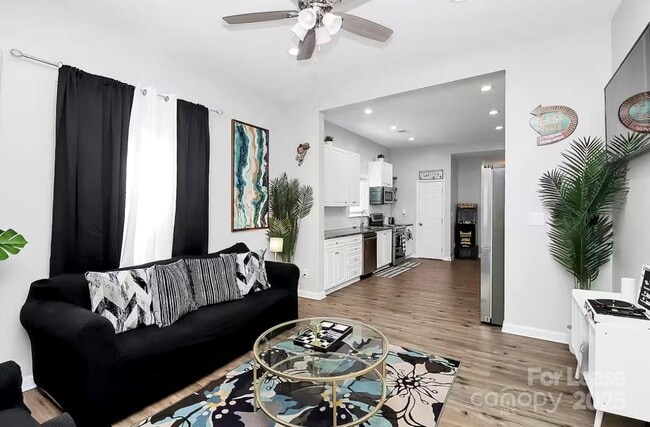 Photo - 1806 Vinton St