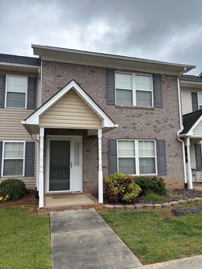 2 BEDROOM 2 1/2 BATH TOWN HOME - 2 BEDROOM 2 1/2 BATH TOWN HOME