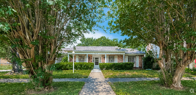 Building Photo - 3624 Bastrop St Rental