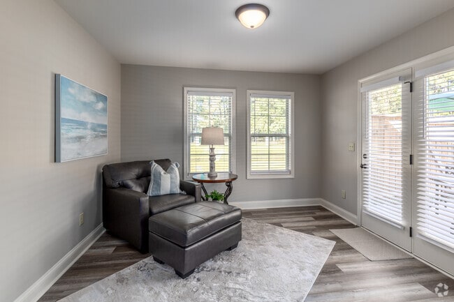 2BR, 2BA - 1,250SF - Study