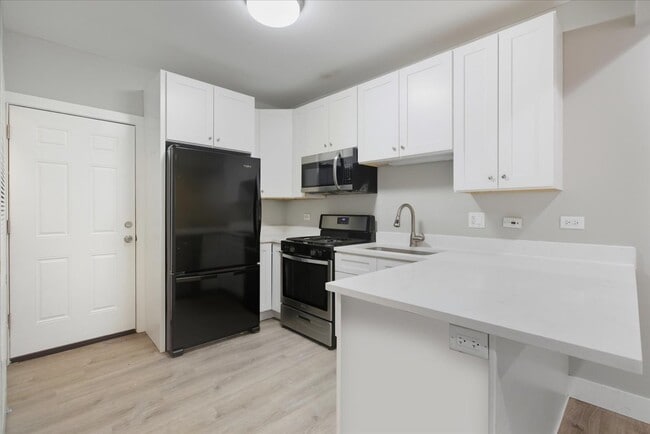 Photo - 5731 N Washtenaw Ave Unit 1R