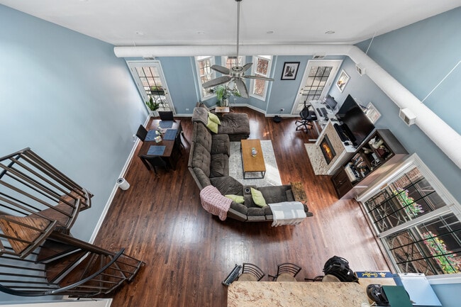 Photo - 811 W Superior St Unit 04a