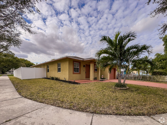 Building Photo - 1525 NW 7th Terrace Rental