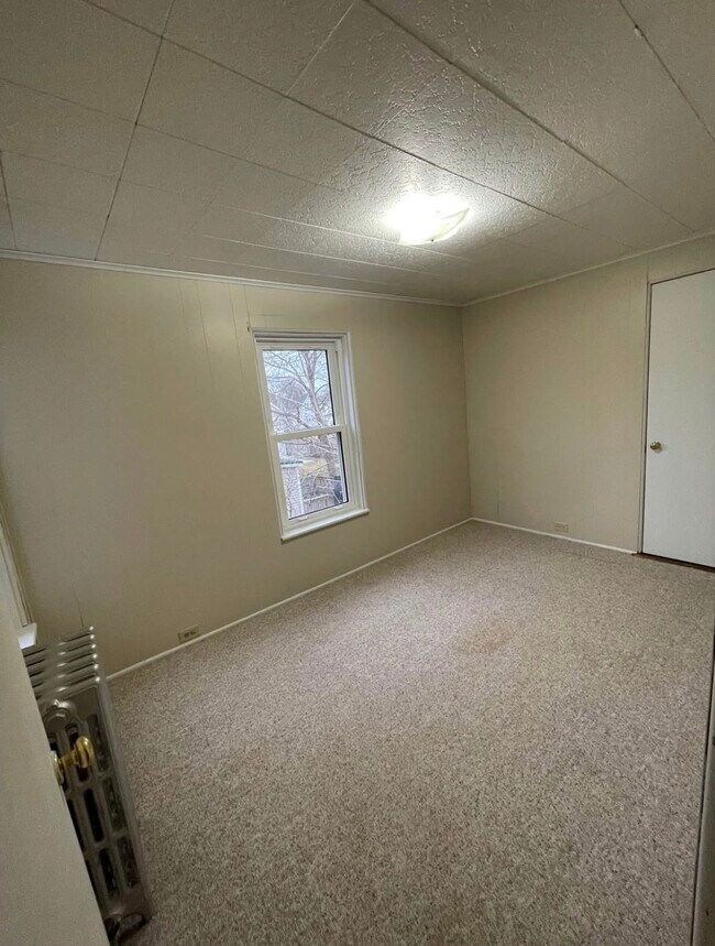 187 Grove St Unit 1