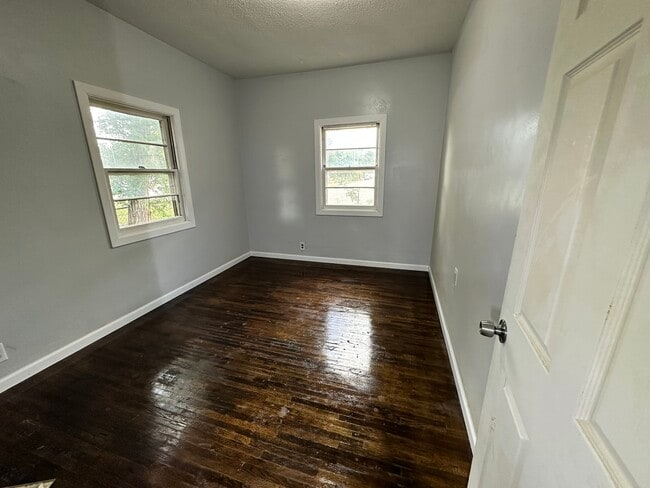 Photo - 523 E 3rd Ave